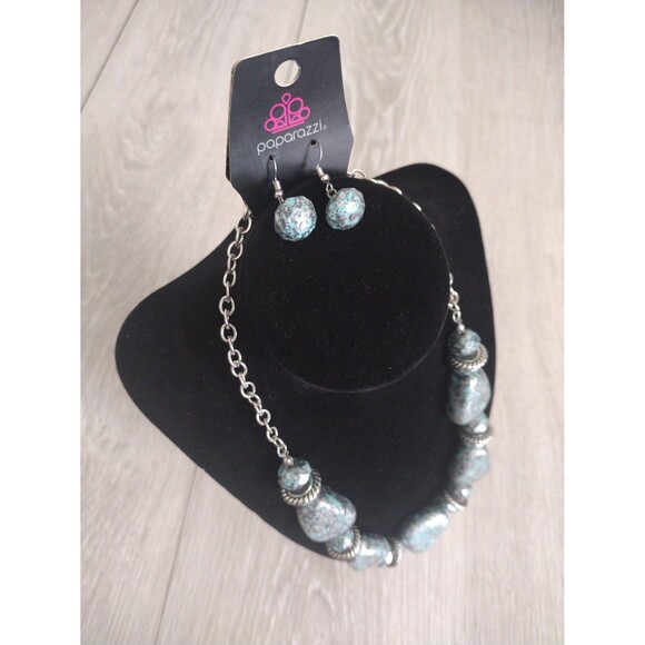 Paparazzi Necklace & Earrings - Chunky Faux Stone Matching Set - Picture 3 of 3